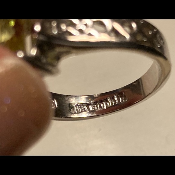 Beautiful Silver Lia Sophia ring with green stone - Picture 4 of 4